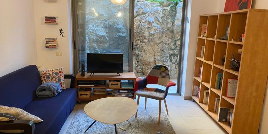 #1970: Renovated Garden Apartment in Rechavia
